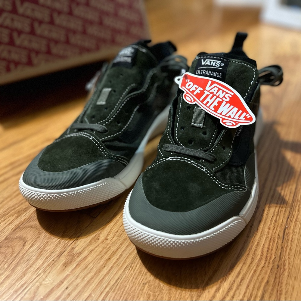 Vans Ultrarange Exo Se - New With Tags! Dark Green / Black w/ White Trim
